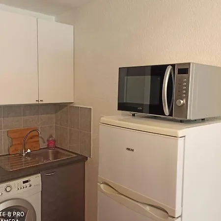Apartment Studio Pin Rolland *