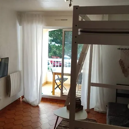 Apartment Studio Pin Rolland *